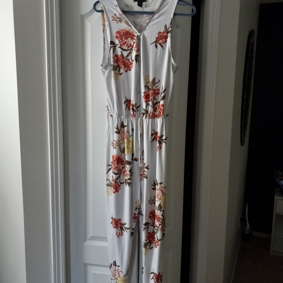Super soft material jumpsuit size large - Picture 2 of 4